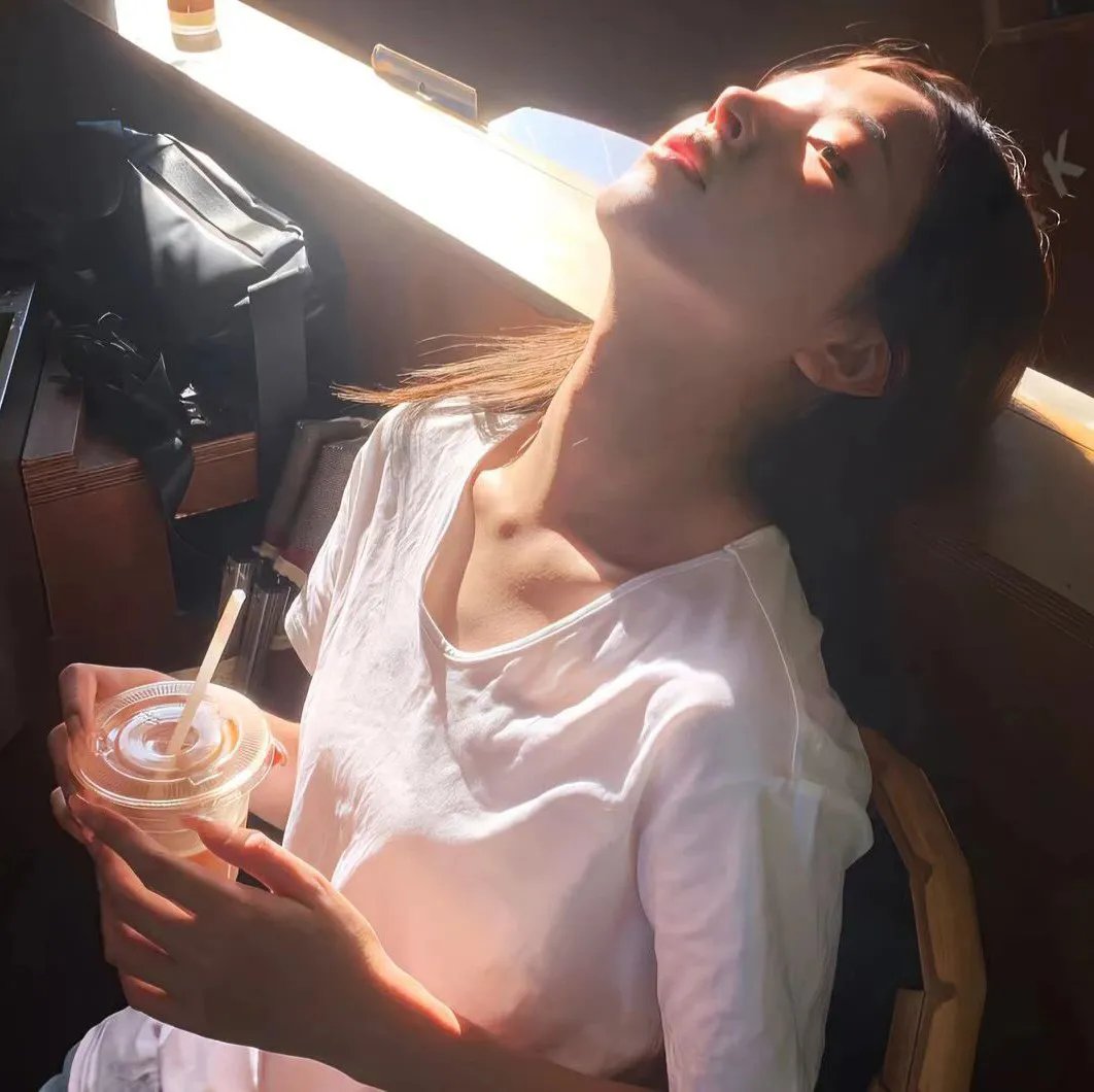 蕾哈娜内衣秀